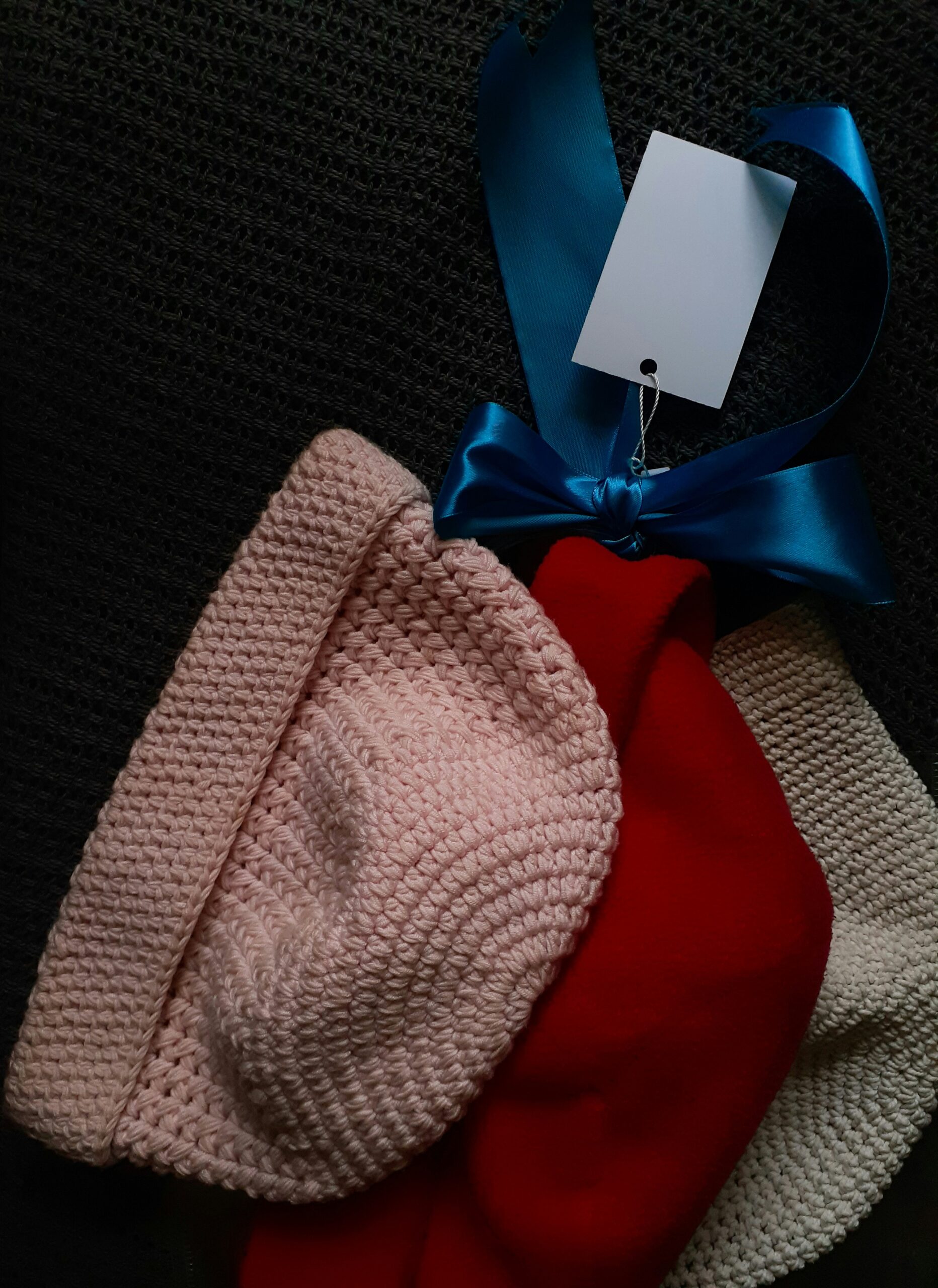 Cappelli e accessori fatti a maglia